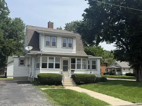 126 E Glover St, Ottawa, IL 61350 photo 2