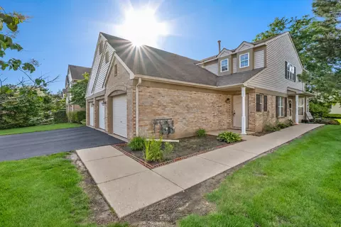 382 Crystal Ridge Dr #382, Crystal Lake, IL 60012