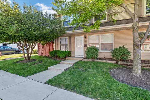 1796 Queensbury Cir, Hoffman Estates, IL 60169