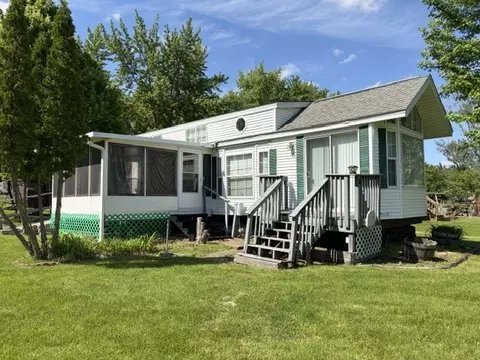 2795 E 28th Lot 422 Rd, Seneca, IL 61360