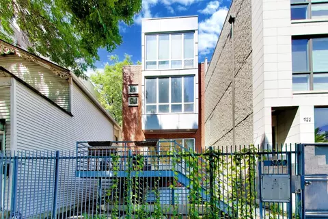 920 N Hermitage Ave #1F, Chicago, IL 60622