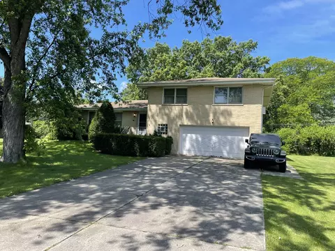10 E Leon Ln, Prospect Heights, IL 60070