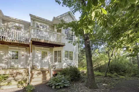 267 W Treehouse Ln, Round Lake, IL 60073