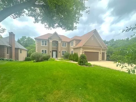 670 Leslie Ct, Carol Stream, IL 60188
