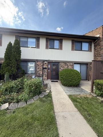 3 Tower Ct, Downers Grove, IL 60516