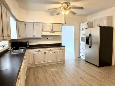 806 E Boulevard St, Marion, IL 62959 photo 7