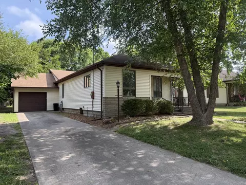 806 E Boulevard St, Marion, IL 62959 photo 1