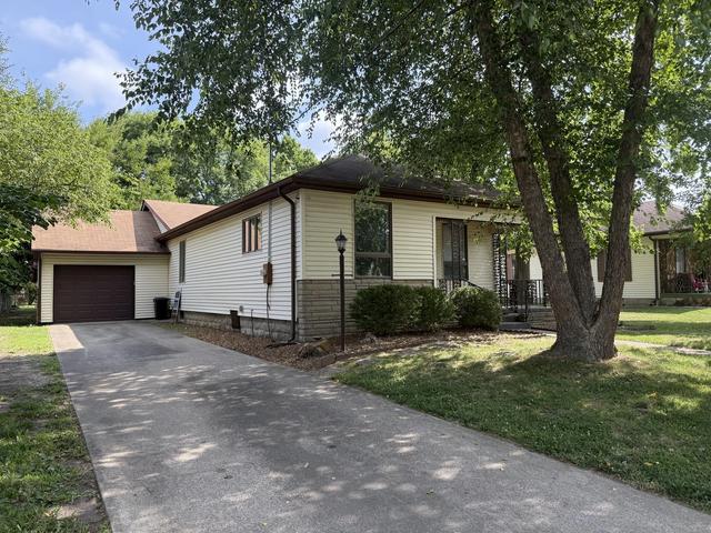 806 E Boulevard St, Marion, IL 62959