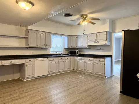 806 E Boulevard St, Marion, IL 62959 photo 9