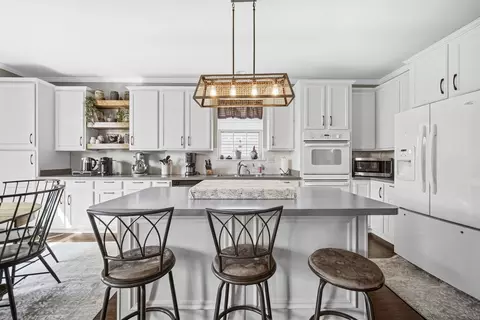 Kitchen - 3097 Chalkstone Ave, Elgin, IL 60124 photo 3 of 3