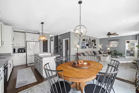 Dining - 3097 Chalkstone Ave, Elgin, IL 60124 photo 2 of 2