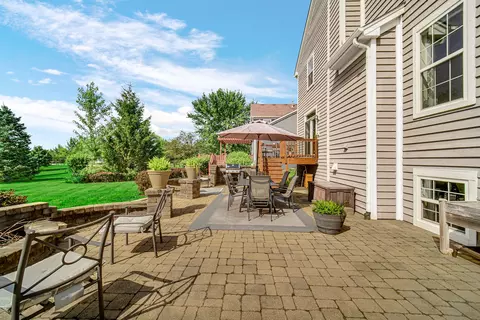 Exterior - 3097 Chalkstone Ave, Elgin, IL 60124 photo 4 of 7