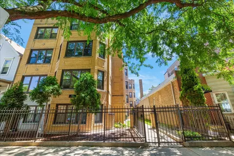 1655 N Fairfield Ave #302, Chicago, IL 60647