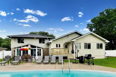 Exterior - 801 E Golfview Dr, Mount Prospect, IL 60056 photo 6 of 13
