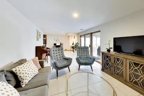 Living - 801 E Golfview Dr, Mount Prospect, IL 60056 photo 3 of 3