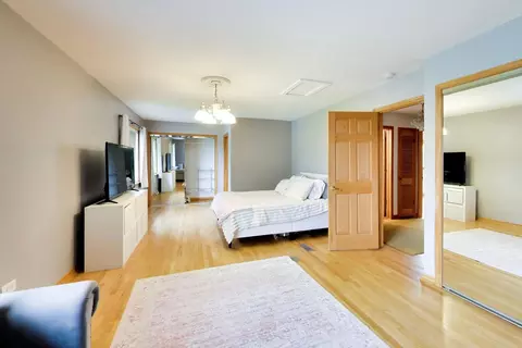 Bedroom - 801 E Golfview Dr, Mount Prospect, IL 60056 photo 4 of 6