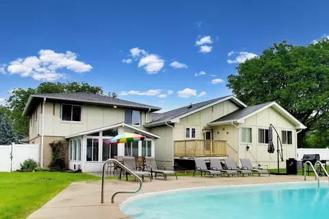 Exterior - 801 E Golfview Dr, Mount Prospect, IL 60056 photo 7 of 13