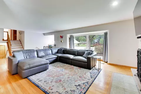 Living - 801 E Golfview Dr, Mount Prospect, IL 60056 photo 1 of 3