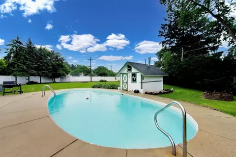 Exterior - 801 E Golfview Dr, Mount Prospect, IL 60056 photo 9 of 13