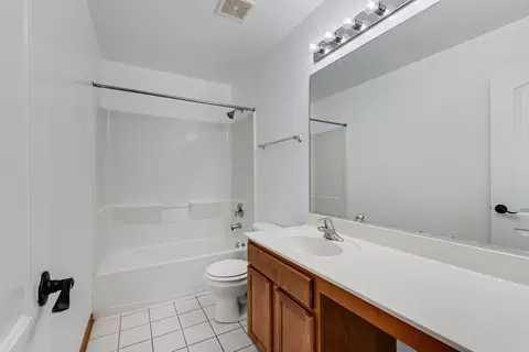 Bath - 6413 Silver Ridge Dr, Plainfield, IL 60586 photo 2 of 3