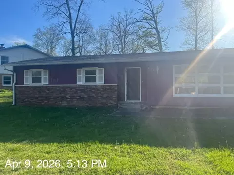 501 Country Club Ln, Carterville, IL 62918