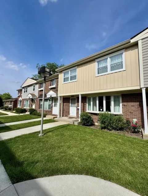 263 Green Ct, Wood Dale, IL 60191