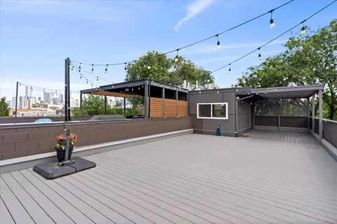 Exterior - 1339 W Ancona St, Chicago, IL 60642 photo 5 of 7