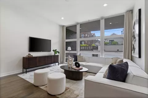 Living - 1339 W Ancona St, Chicago, IL 60642 photo 1 of 4
