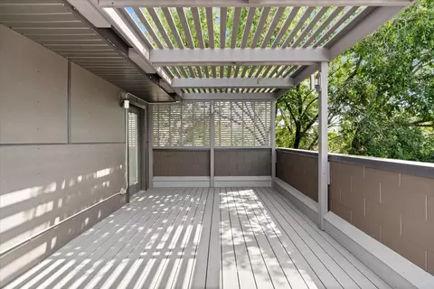 Exterior - 1339 W Ancona St, Chicago, IL 60642 photo 3 of 7