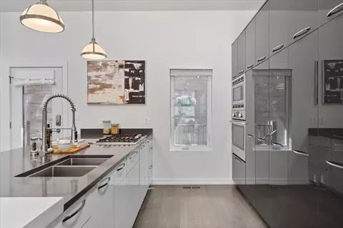 Kitchen - 1339 W Ancona St, Chicago, IL 60642 photo 2 of 5