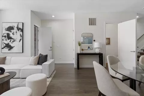 Entry Way - 1339 W Ancona St, Chicago, IL 60642 photo 1 of 3