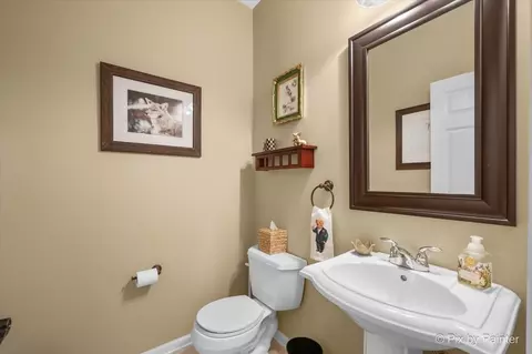 471 E Railroad Ave, Bartlett, IL 60103 photo 14