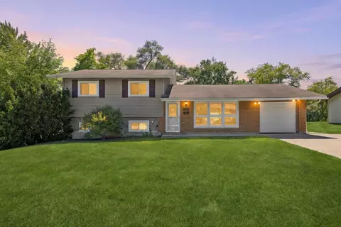 1680 Highland Blvd, Hoffman Estates, IL 60169