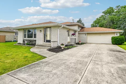 10120 S 78th Ave, Palos Hills, IL 60465