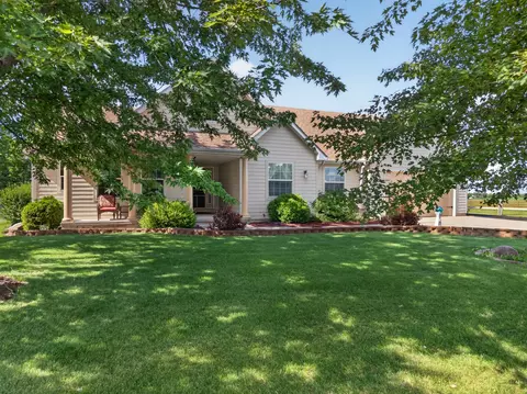 Exterior - 701 Forrest Dr, Seneca, IL 61360 photo 3 of 12