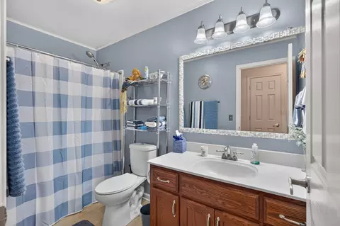 Bath - 701 Forrest Dr, Seneca, IL 61360 photo 2 of 2