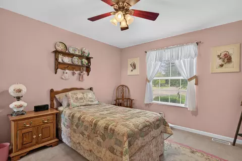 Bedroom - 701 Forrest Dr, Seneca, IL 61360 photo 5 of 5