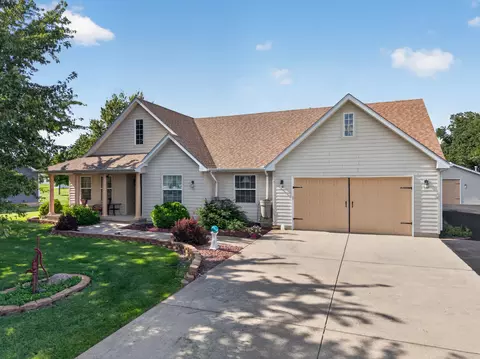 Exterior - 701 Forrest Dr, Seneca, IL 61360 photo 2 of 12