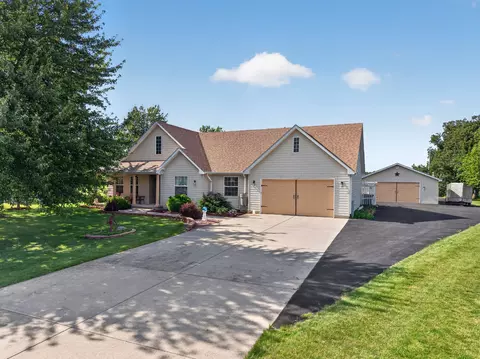 701 Forrest Dr, Seneca, IL 61360