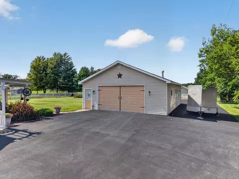 Exterior - 701 Forrest Dr, Seneca, IL 61360 photo 8 of 12