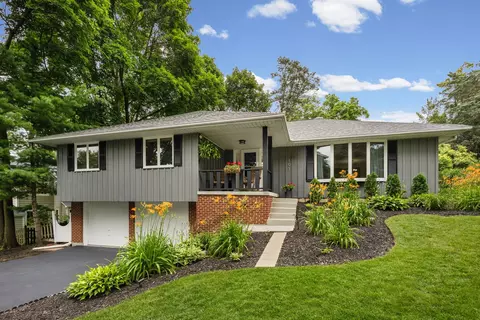 101 Carrol Gate Rd, Wheaton, IL 60189