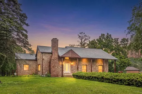 2330 Coach Rd, Long Grove, IL 60047