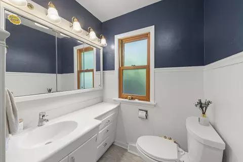 Bath - 1020 S Gables Blvd, Wheaton, IL 60189 photo 2 of 3