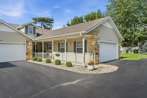 2267 Whispering Oaks Ct, Highland, IN 46322