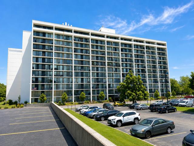 2005 S Finley Rd #612, Lombard, IL 60148