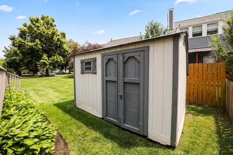 Exterior - 1135 Stonebridge Ct, Elgin, IL 60120 photo 6 of 7