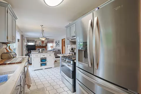 Kitchen - 1135 Stonebridge Ct, Elgin, IL 60120 photo 4 of 5
