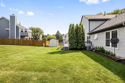 Exterior - 1135 Stonebridge Ct, Elgin, IL 60120 photo 3 of 7