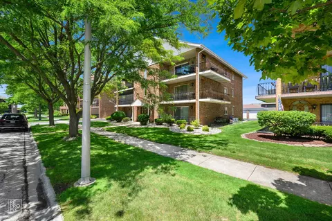 8154 168th Pl #3E, Tinley Park, IL 60477