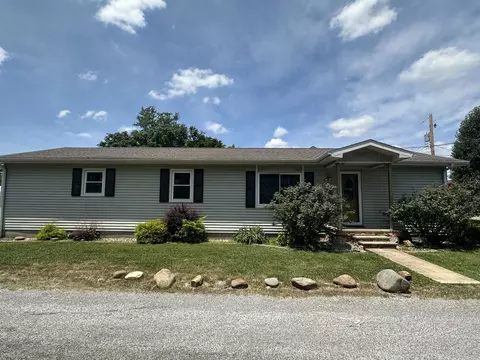 401 W Perrine St, Johnston City, IL 62951